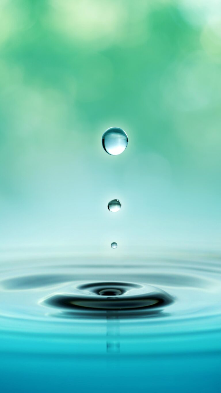 Water drop wallpaper Wallpaper background (Image-Photo-Picture) full HD free download.